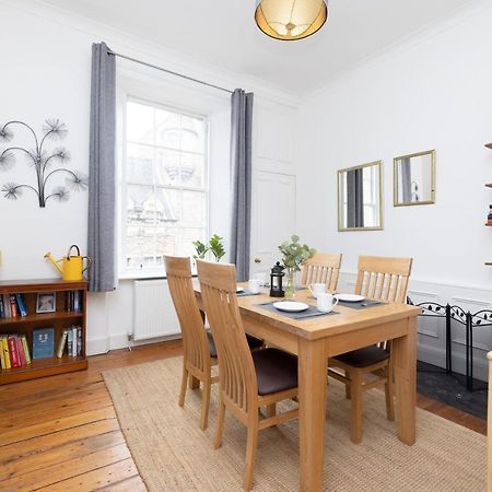 Apartamento Joivy Cosy Flat In The Heart Of Edimburgo Exterior foto