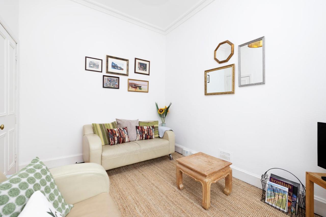 Apartamento Joivy Cosy Flat In The Heart Of Edimburgo Exterior foto