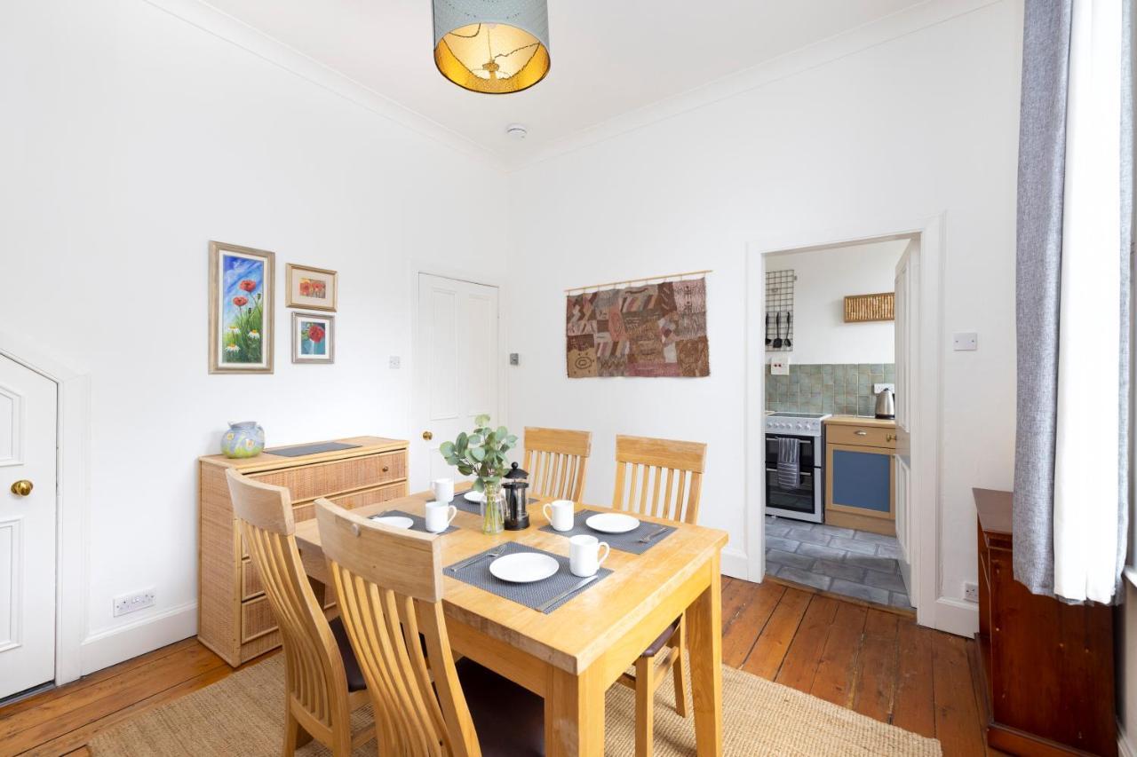 Apartamento Joivy Cosy Flat In The Heart Of Edimburgo Exterior foto