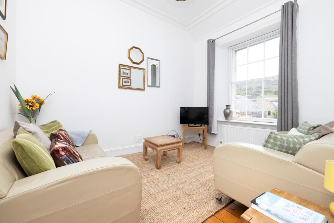 Apartamento Joivy Cosy Flat In The Heart Of Edimburgo Exterior foto