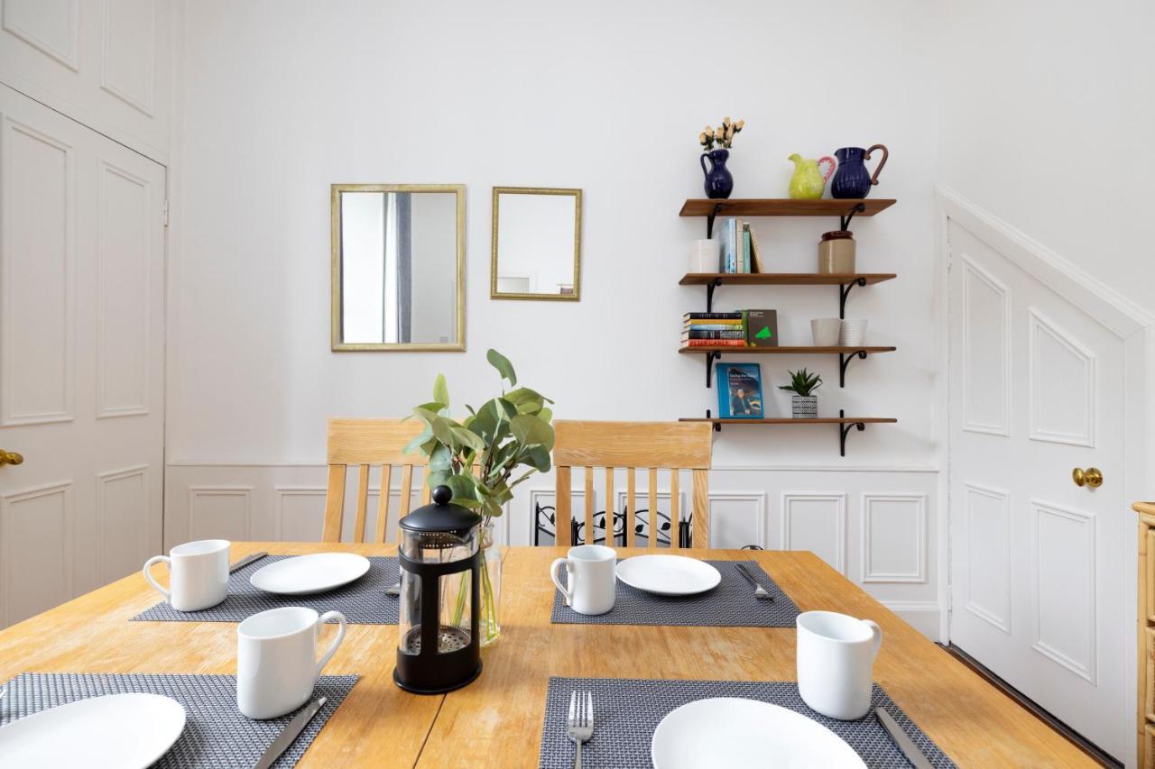 Apartamento Joivy Cosy Flat In The Heart Of Edimburgo Exterior foto