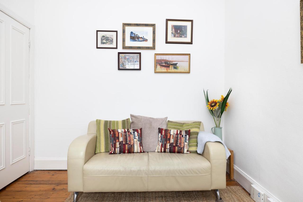 Apartamento Joivy Cosy Flat In The Heart Of Edimburgo Exterior foto