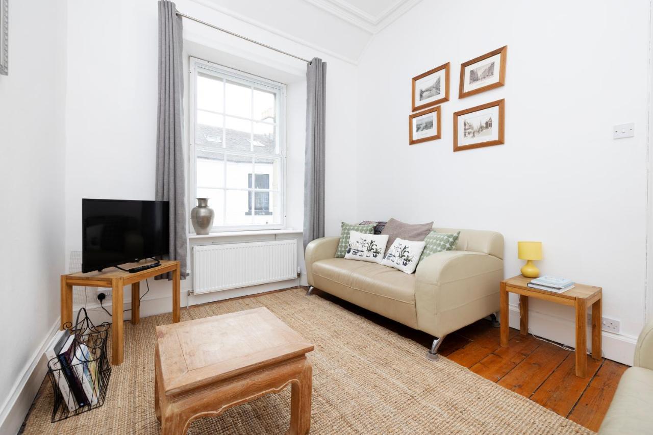 Apartamento Joivy Cosy Flat In The Heart Of Edimburgo Exterior foto
