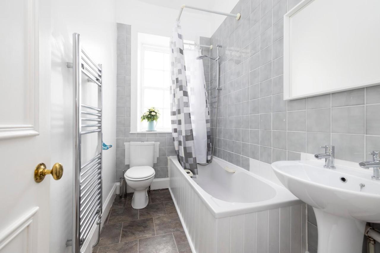 Apartamento Joivy Cosy Flat In The Heart Of Edimburgo Exterior foto