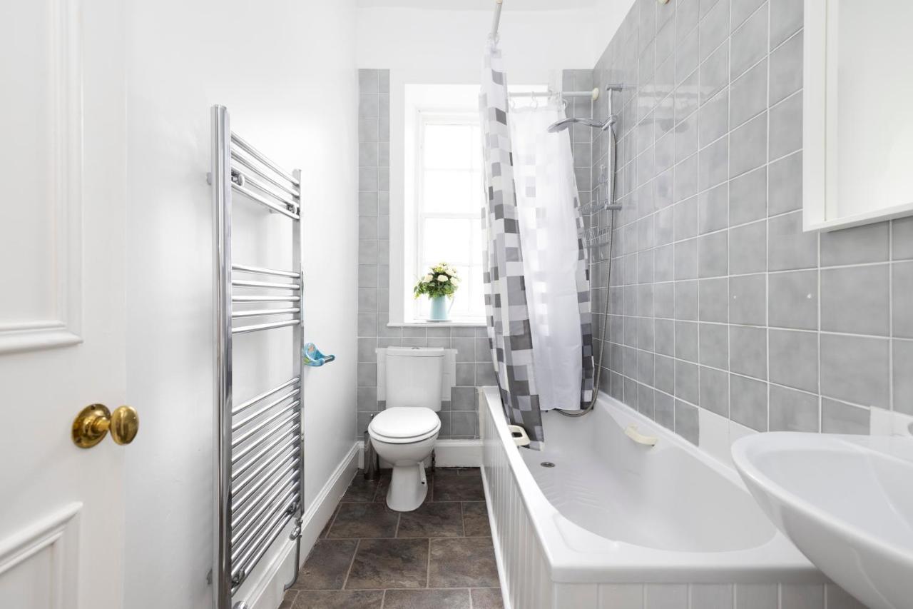 Apartamento Joivy Cosy Flat In The Heart Of Edimburgo Exterior foto