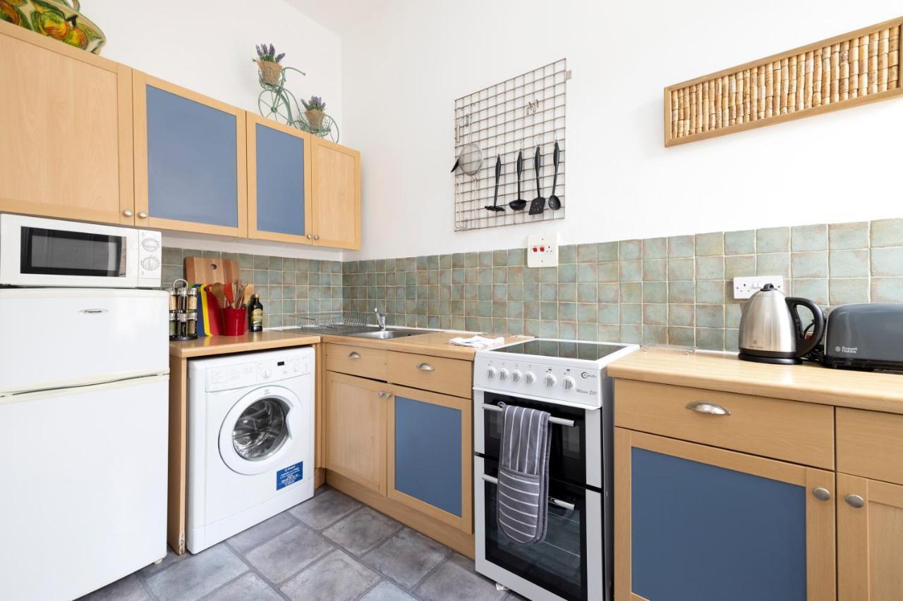 Apartamento Joivy Cosy Flat In The Heart Of Edimburgo Exterior foto