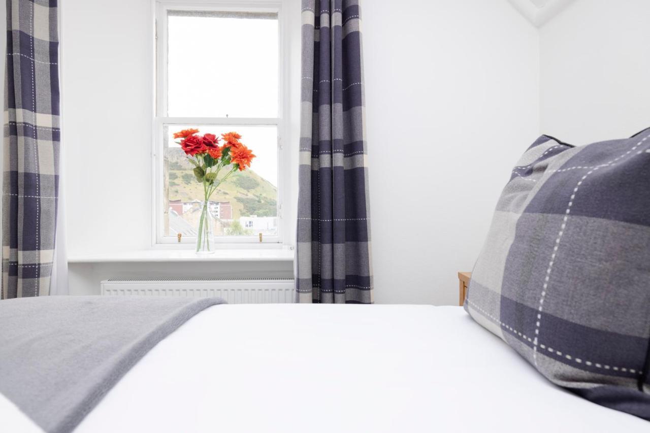 Apartamento Joivy Cosy Flat In The Heart Of Edimburgo Exterior foto